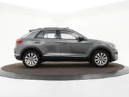 Volkswagen T-Roc 1.5 TSI 150pk DSG Sport · Panoramadak · Camera · Keyless · Apple/Android Car Play · Dodehoek Detectie · P-Sensoren · 17'' Inch ·