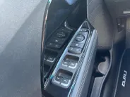 Kia Niro 1.6 GDi Hybrid DynamicLine | *1E EIGENAAR | TREKHAAK | FABRIEKSGARANTIE | APPLE CARPLAY/ ANDROID AUTO | NAVI | CAMERA | LMV | DAB+ | STOF/ LEDER | ETC…