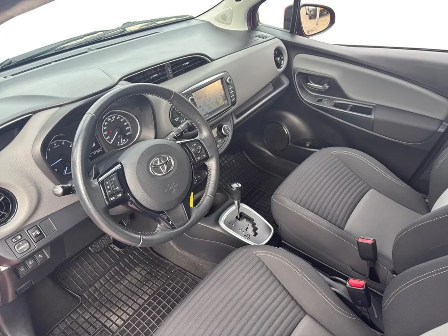 Toyota Yaris 1.5 VVT-i Energy | Trekhaak | Achteruitrijcamera | Climate control | Navigatie