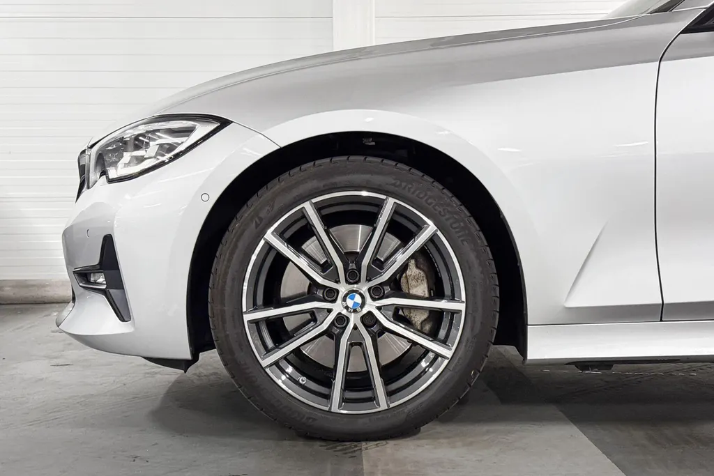BMW 3 Serie Sedan 330i High Executive Edition