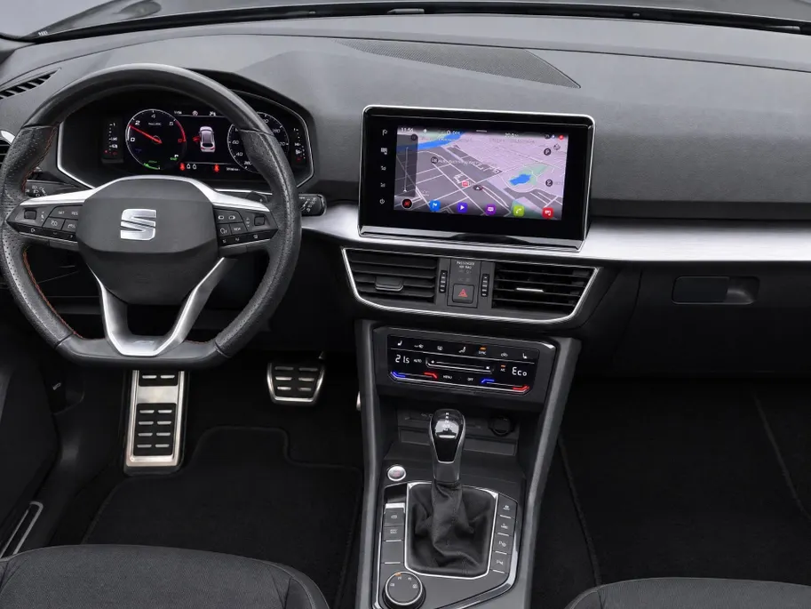 SEAT Tarraco 1.4TSIe-Hybrid 180kW/245PK PHEV FR · Panoramadak · Leder · Trekhaak · Apple/Android Car Play ·