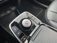 Kia e-Niro ExecutiveLine 64 kWh | SOH 100% | Warmtepomp | Navigatie | Adaptive cruise control | Climate control | Apple Carplay & Android Auto | Achteruitrijcamera | Stoel- stuurverwarming |