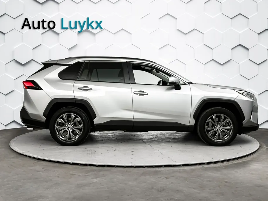 Toyota RAV4 2.5 Hybrid AWD Dynamic | Trekhaak | 18'' L.M. Velgen | Elektrische Achterklep