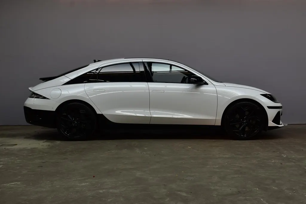 Hyundai IONIQ 6 77,4 kWh 325pk AWD First Edition I Schuifdak I SOH 100%