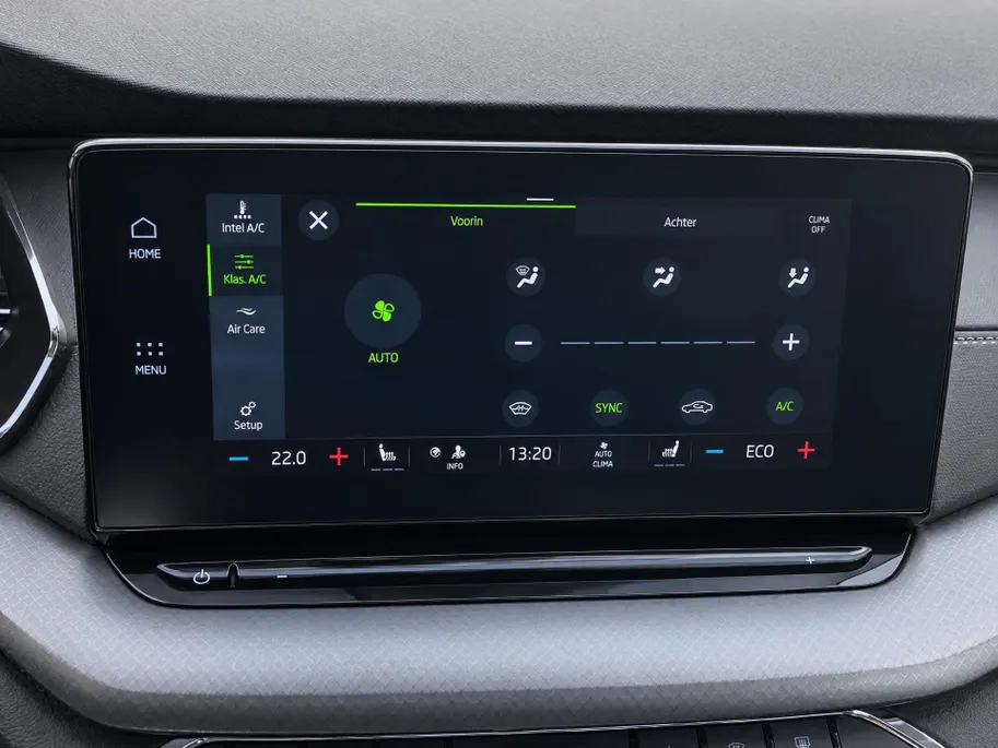 Škoda Octavia Combi 1.4TSI iV PHEV 150kW/204PK Sportline Business · Panoramadak · Navigatie · Camera + Parkeersensoren · Stoel, Stuur + achterbank verwarming · 18'' Velgen ·
