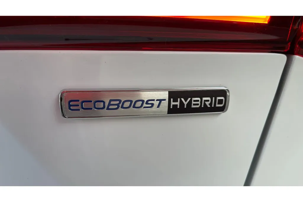Ford Focus 1.0 EcoBoost Hybrid Active 125 PK | Automaat | Winterpack | Apple Carplay - Android Auto |  Full LED | Keyless Entry & Start |