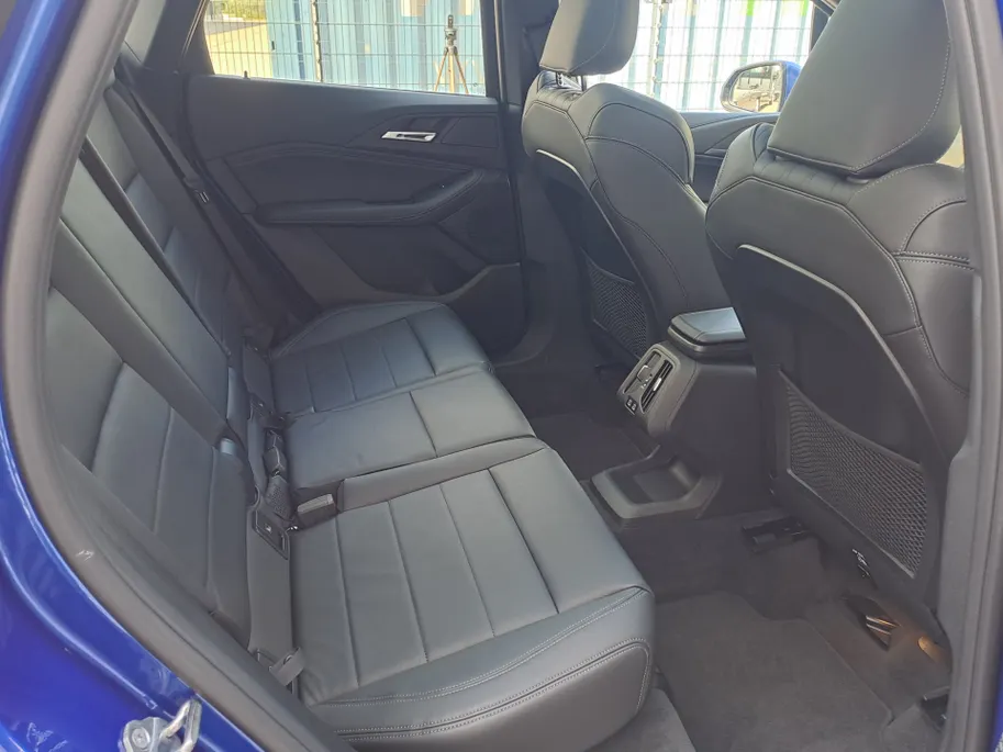 BMW 2 Serie Active Tourer 220i AUTOMAAT | Sensoren | Navigatie | Cruise | 360 Camera | Head-up display | Elektrisch verstelbare stoel | Apple Carplay/Android Auto