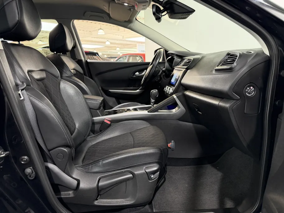 Renault Kadjar 1.3 - 140PK TCe Intens Automaat | Trekhaak (1500 KG) | Apple CarPlay/Android Auto | Navi | Cruise Control | Licht & Regen Sensor | Climate Control | Lichtmetalen Velgen |