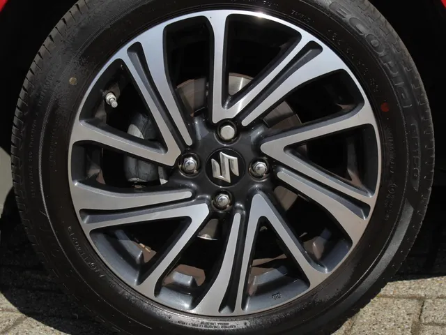 Suzuki Swift 1.2 Style Smart Hybrid Automaat | Navi | Adap. Cruise | Clima | Camera | Lm-Velgen