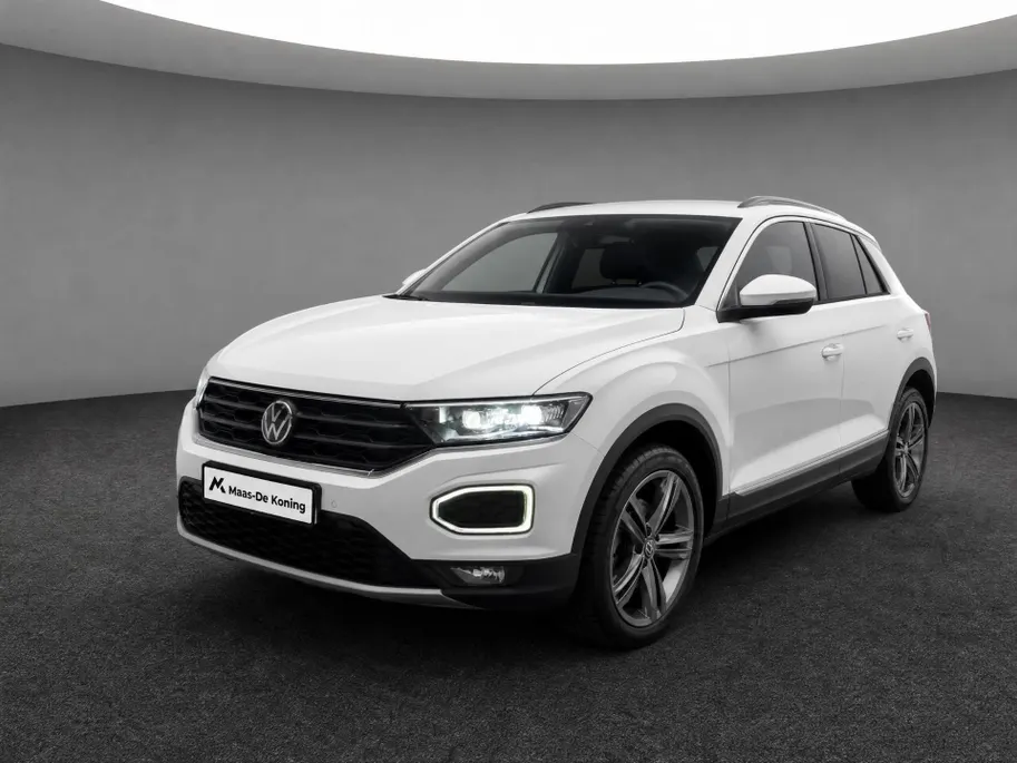 Volkswagen T-Roc 1.5 TSI 150pk DSG Sport · Camera · Trekhaak · Navigatie · Stoelverwarming · 18'' Inch ·