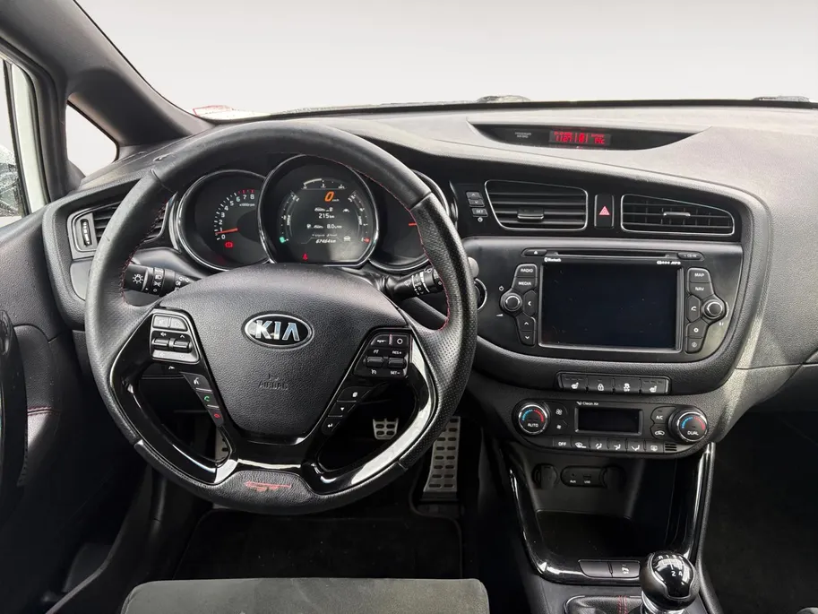 Kia cee'd 1.6 GT | 204PK! | Stoelverwarming | Cruise control | Clima