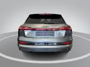 Audi e-tron 55 Quattro 408pk S Edition 95 kWh · SOH 95,8% · Panoramadak · Luchtvering · 360 Camera · Elek. Voorstoelen · Elek. Achterklep · Stoel-& Stuurverwarming · 21'' Inch ·