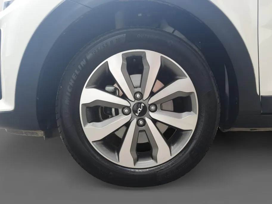 Kia Stonic 1.0 T-GDi MHEV DynamicPlusLine | Stoel en stuurverwarming | Climate control | Navigatie | Camera | Keyless met startknop | Apple Carplay / Android Auto |