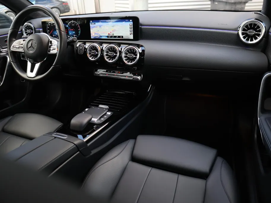 Mercedes-Benz A-Klasse 250 e Business Solution Luxury Limited l Panoramadak l Stoelverwarming l Ambiente lichtpakket