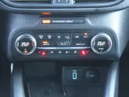 Ford Focus Wagon 1.0 EcoBoost ST Line Business | Stuur-/stoel-/voorruitverwarming | Camera | Clima | Draadloze telefoonlader | 17' LM | Navi |