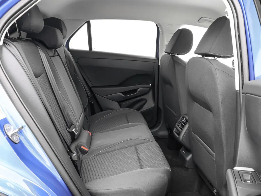 Volkswagen T-Roc Life First Edition 1.5 eTSI 116 PK 7 versn. DSG · Comfort Pakket · Trekhaak · Voorraad OUTLET · Prijs is inclusief inruilpremie ·