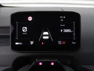 Kia PV5 Passenger Plus 71.2 kWh | Stuur-/stoelverwarming v+a | Camera | Cruise adapt. | Draadloze telefoonlader | PDC v+a | Clima | Navi | LED | 17' LM |
