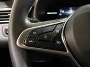 Renault Clio 90PK TCe GPF Evolution | 1e eigenaar | Navi | Parkeersensoren | Apple CarPlay/Android Auto | Licht & Regen Sensor | Digital Cockpit | Airco | Full LED |