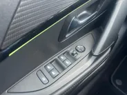 Peugeot e-208 EV GT 350 50 kWh | SOH 91% | CAMERA | LED | SPORTSTOELEN | SFEER VERLICHTING |