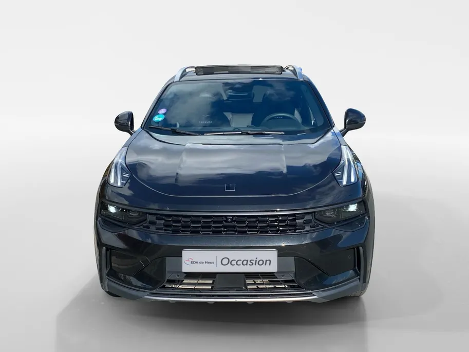 Lynk & Co 01 1.5 PHEV 260pk Black Pack | NL Auto | Zwarte hemel | Trekhaak | Panodak | Stoelverwarming | LED | Etc.