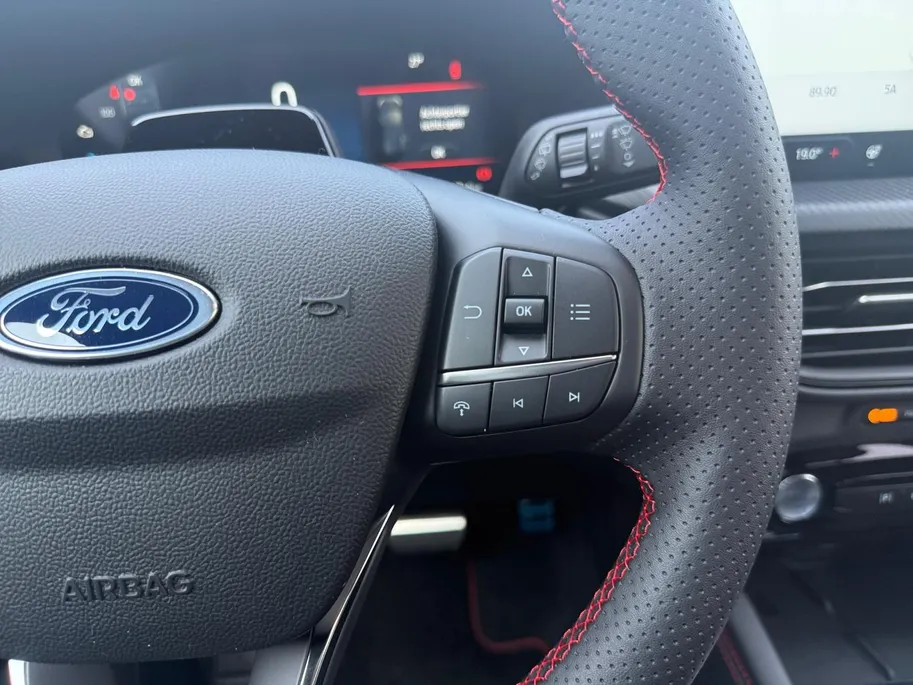 Ford Kuga 2.5 PHEV ST-Line X | Panoramadak | Trekhaak | Stoel/Stuur en Voorruitverwarming | Elektr. Memory Seats | Elektr. Achterklep | Fabrieksgarantie!|