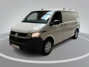 Volkswagen Bedrijfswagens Transporter 2.0TDi 110pk L2H1 30 · Achteruitrijcamera · Trekhaak · Stoelverwarming · Standkachel · Apple Carplay / Android Auto · Dakdragers ·