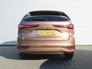 Mazda CX-80 2.5 e-SkyActiv PHEV Homura Plus | Trekhaak | Stuur-/stoelverwarming + ventilatie | 360 Camera | Schuifdak | Elek. stoelverst. | 20' LM | Leer | 7-zits |