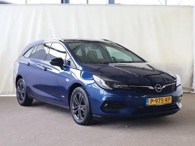 Opel Astra Sports Tourer 1.2 Design & Tech | Camera