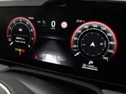 Volkswagen Passat Variant 1.5 eTSI 150pk DSG Elegance Business · Camera · Wegklapbare Trekhaak · Apple/Android Car Play · Dodehoeksensoren · P-Sensoren · 17'' Inch · Garantie t/m 18-06-2028 of 100.000