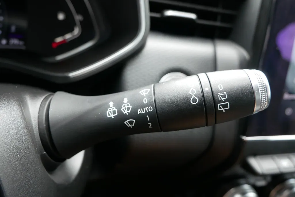 Renault Clio 1.0 TCe Intens *Navi+Camera*Climate*Cruise*Parkeersensoren*Groot Scherm*L.M. Velgen