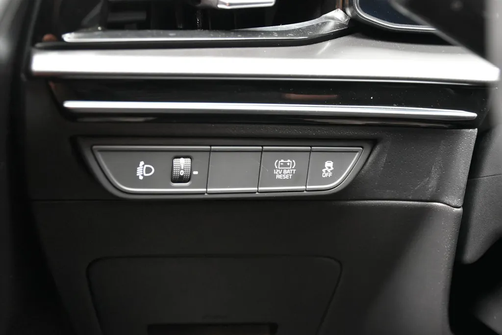 Kia Niro 1.6 GDi Hybrid 138pk DCT6 DynamicLine Snel leverbaar!