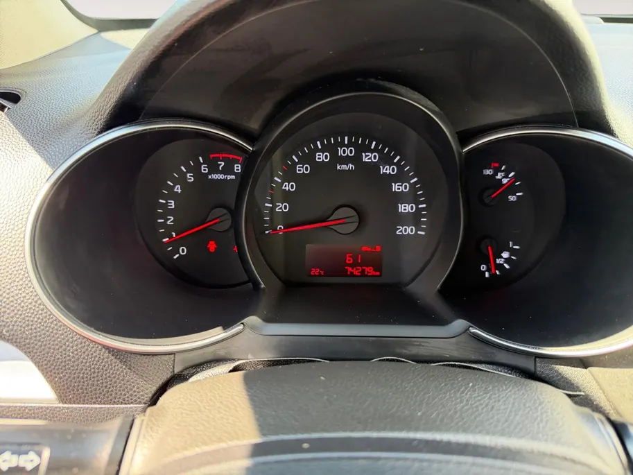 Kia Picanto 1.0 DynamicLine | Dealer onderhouden |Climate control & cruise control | Bluetooth | Lichtmetalen velgen | Metallic lak | Fabrieksgarantie | NAP