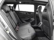 Volkswagen Passat Variant R-Line Edition 1.5 eHybrid 272 PK versn. DSG · Assistance Pakket Plus · Black Style Pakket Plus · Multimedia Pakket Plus · Trekhaak inklapbaar, met elektrische ontgrendeling, incl. Trailer Assist ·
