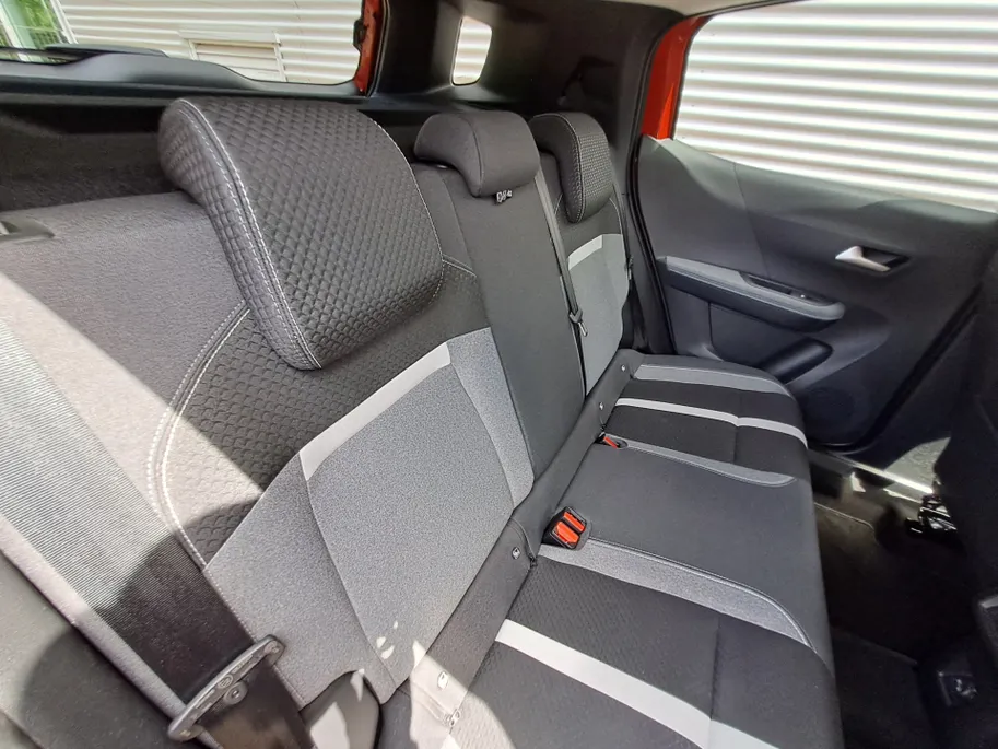 Opel Frontera 1.2 Turbo Hybrid GS | Apple Carplay/Android Auto | Navi | Camera | AUTOMAAT! | Dodehoek detector | ECC |