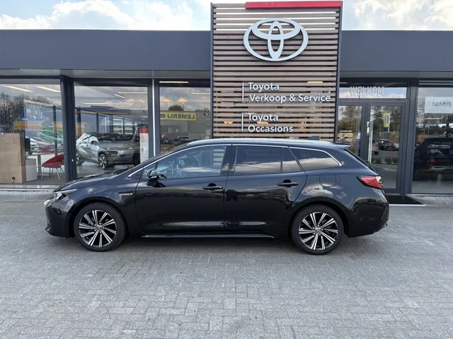 Toyota Corolla Touring Sports 1.8 Hybrid Dynamic | Trekhaak | Nieuwe All Seasons