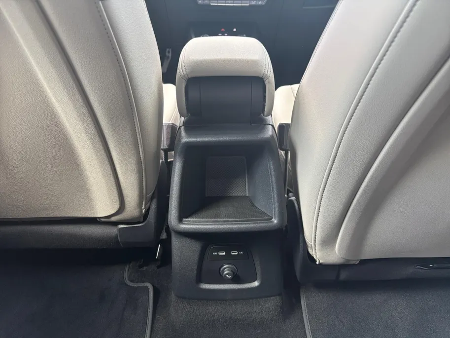 Audi Q4 e-tron 45 quattro Edition 82 kWh |Buitenspiegel(s) automatisch dimmend |Apple Carplay/Android Auto|Cruise control adaptief| Panoramadak|Geluidsimulator|Assistentie Pakket Plus| SOH 100% |