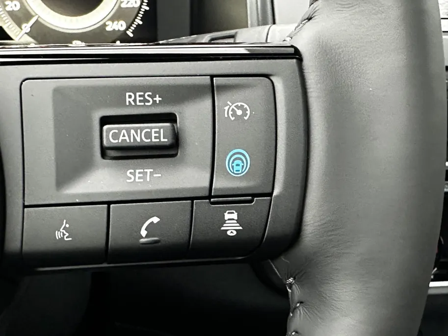 Nissan QASHQAI 1.3 MHEV Xtronic N-Connecta | NISSAN MORE 10 Jaar garantie | €6000,- korting inclusief inruilpremie | Andrioid/Apple Carplay | 360graden camera's | Stoel-/ Stuur-/ Voorruitverwarming | Panoramadak |