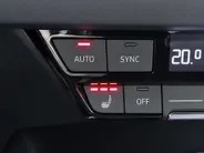 Audi Q4 e-tron 40 Launch edition Advanced Plus 77 kWh/204pk · SOH 94,7% · Camera · Matrix LED · Warmtepomp · Head-Up Display · Elek. Achterklep · Dodehoeksensor · Stoelverwarming ·