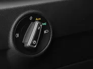 Volkswagen T-Roc 1.5 TSI 150pk Sport Business R · Panoramadak · Camera · Standkachel · Stoelverwarming · Navigatie · 19' Velgen · Elek. Inklapbare Spiegels ·