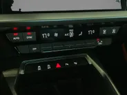 Audi A3 Limousine 30 TFSI/110PK S edition · Navigatie · Camera + Parkeersensoren · Apple/Android · Garantie t/m 16-10-2027 of 100000km.