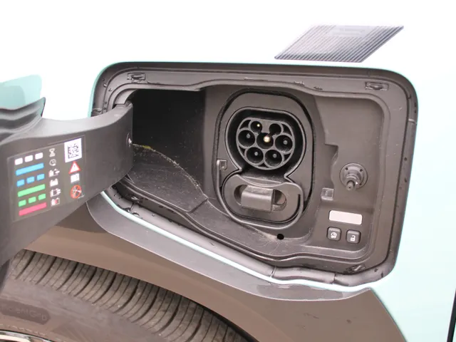 Renault 4 Comfort Range Iconic 52 kWh | Pack advance dr. assist | Harman Kardon geluid | elektr.. bed. achterklep |