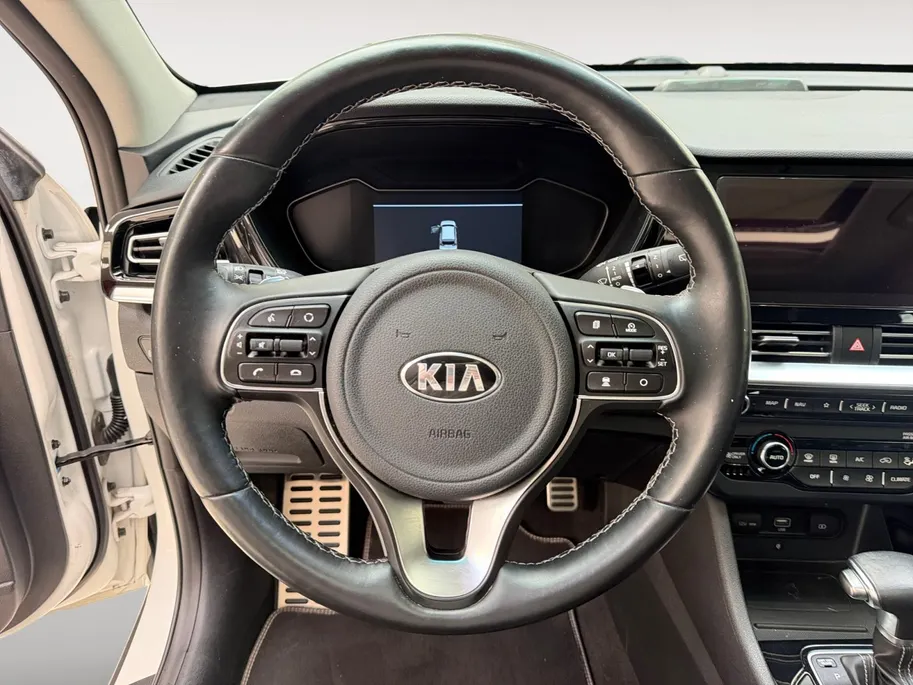Kia Niro 1.6 GDi PHEV ExecutiveLine PLUG-IN ! | TREKHAAK | LEDEREN BEKLEDING | STOEL & STUURVERWARMING | MEEST LUXE UITVOERING!