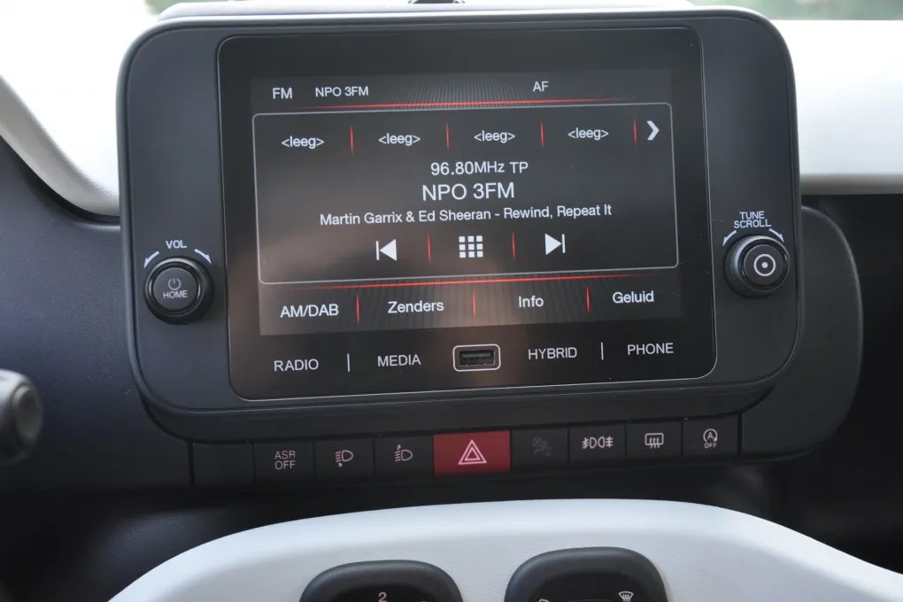Fiat Panda 1.0 Hybrid Pandina Cross PDC Apple/Andoid