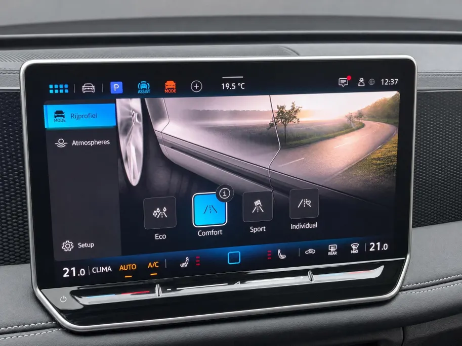 Volkswagen Tiguan 1.5 eTSI 130pk DSG Life Edition · 360 Camera · Wegklapbare Trekhaak · Apple/Android Car Play · Stoel-& Stuurverwarming · 18'' Inch ·