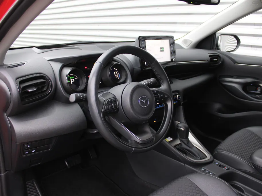 Mazda 2 Hybrid 1.5 Select | 16' LM | Stoel- & stuurverwarming | HUD | Camera | Dodehoek sensor |