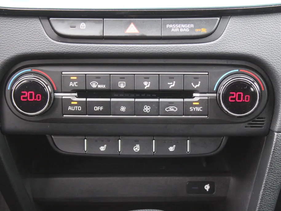 Kia Ceed Sportswagon 1.0 T-GDi MHEV Design Edition | Stuur-/stoelverwarming | Cruise adapt. | Camera | 16' LM | Elek. achterklep | JBL audio | LED |
