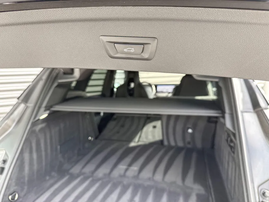 BMW iX xDrive45 101 kWh