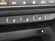 Kia Ceed 1.5 T-GDi GT-Line | Stuur-/stoelverwarming | Schuifdak | Cruise adapt. | Camera | 17' LM | LED | Dodehoek sensor | Draadloze lader |