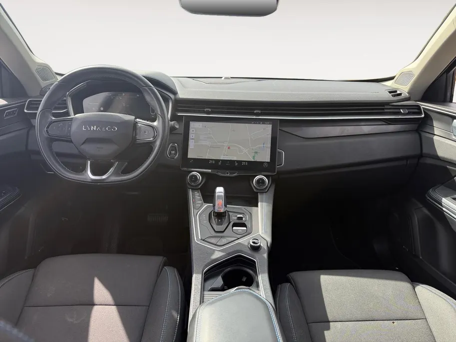 Lynk & Co 01 1.5 | Automaat | Panorama Dak | 360* Camera | Stoelverwarming | Apple Carplay/Android Auto | DAB | Climate Control | Cruise Control | Navigatie