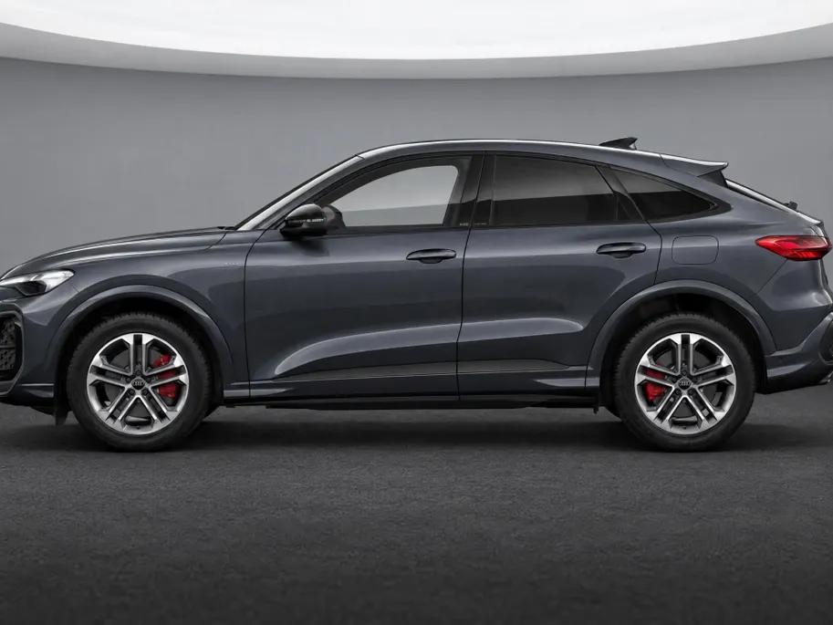 Audi Q5 Sportback e-hybrid quattro S edition Competition 367 PK · Glazen panoramadak · Tech pro · B&O premium 3D